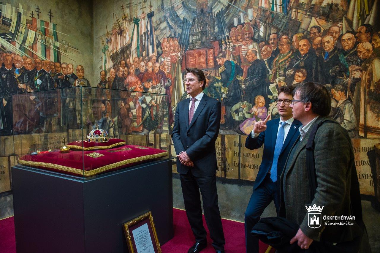 Székesfehérváron járt az Egyesült Királyság nagykövete